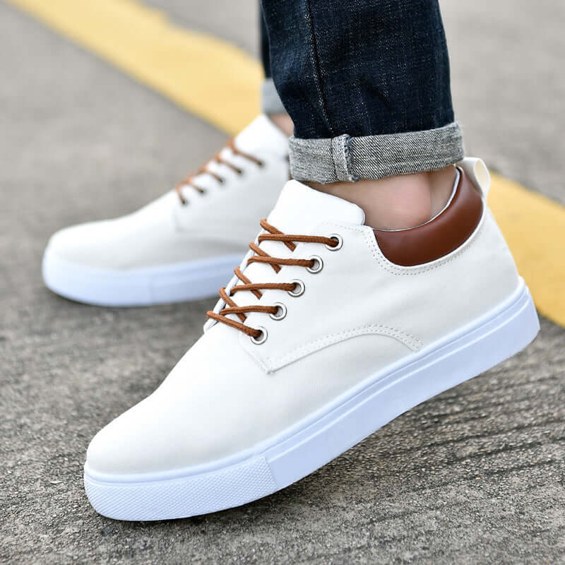 Classic Canvas Sneakers – Timeless Style, All-Day Comfort