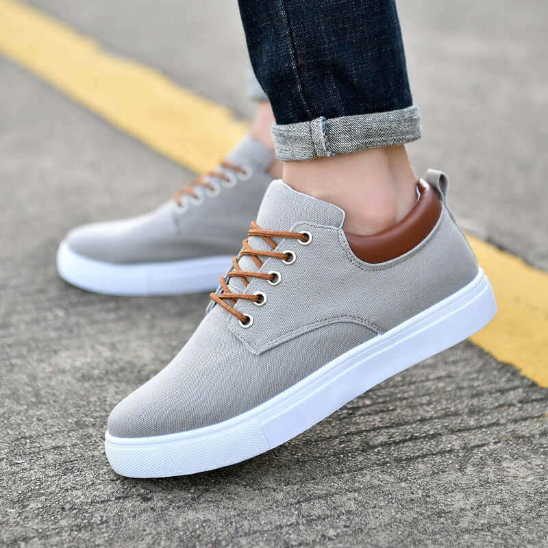 Classic Canvas Sneakers – Timeless Style, All-Day Comfort