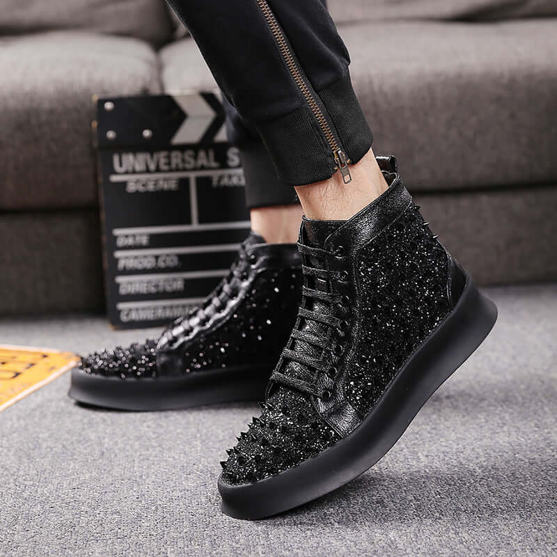 Classic leather dress shoes with stylish design and polished finish for men's formal wear.